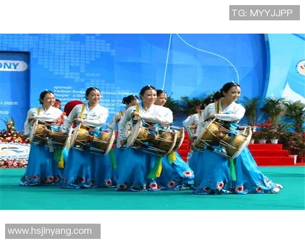 足球明星在中国品尝地道美食的奇妙之旅与文化体验